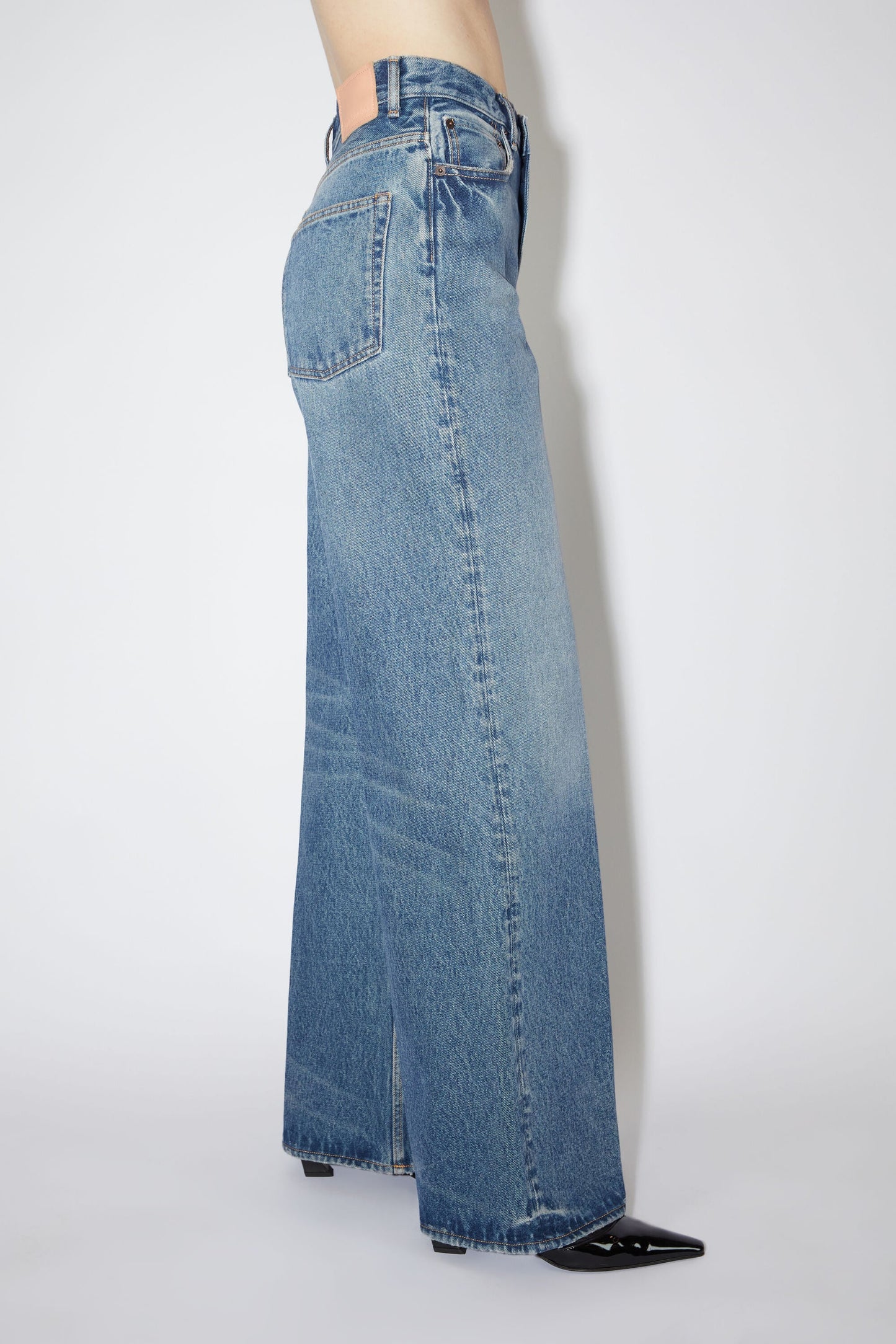 ACNE STUDIO Women Relaxed Fit Jeans