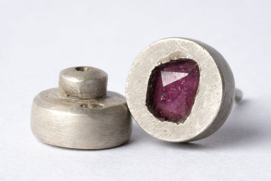 PARTS OF FOUR Stud Earring (0.2 CT, Ruby Slice, DA+RUB)