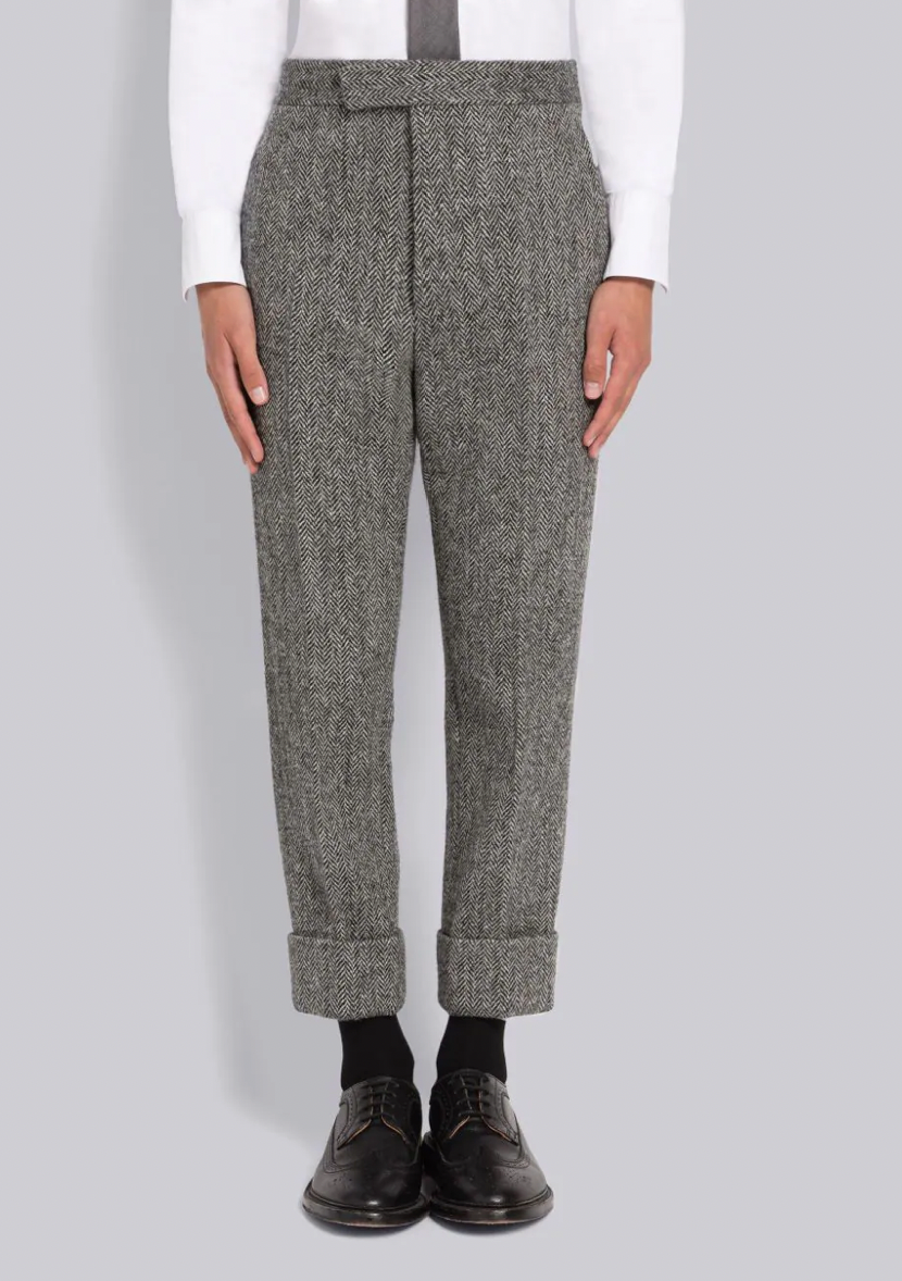 THOM BROWNE MEN FIT 1 BACKSTRAP TROUSER W/ SELF TIPPING IN HERRINGBONE HARRIS TWEED