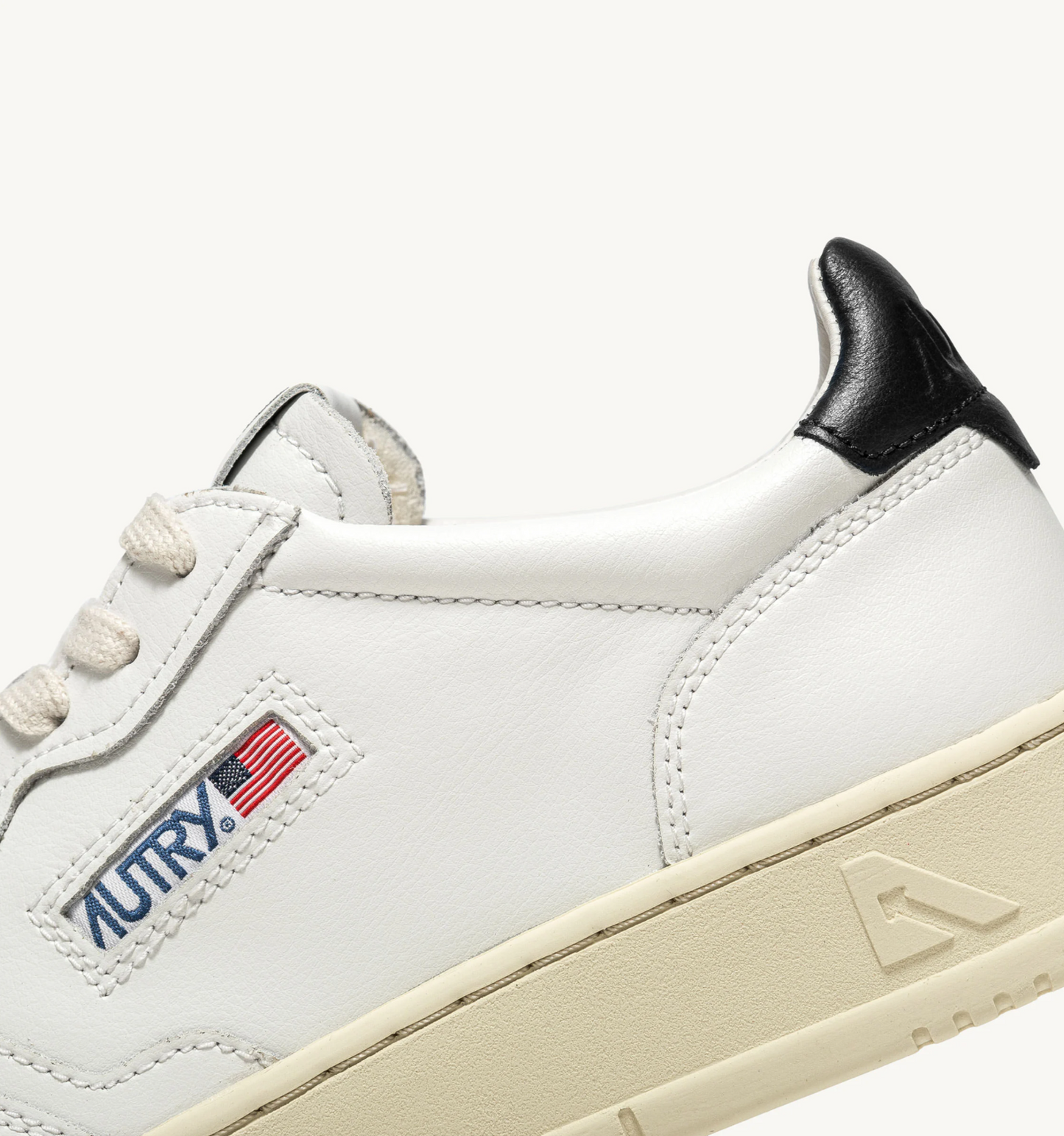 AUTRY Women Medalist Low Sneakers