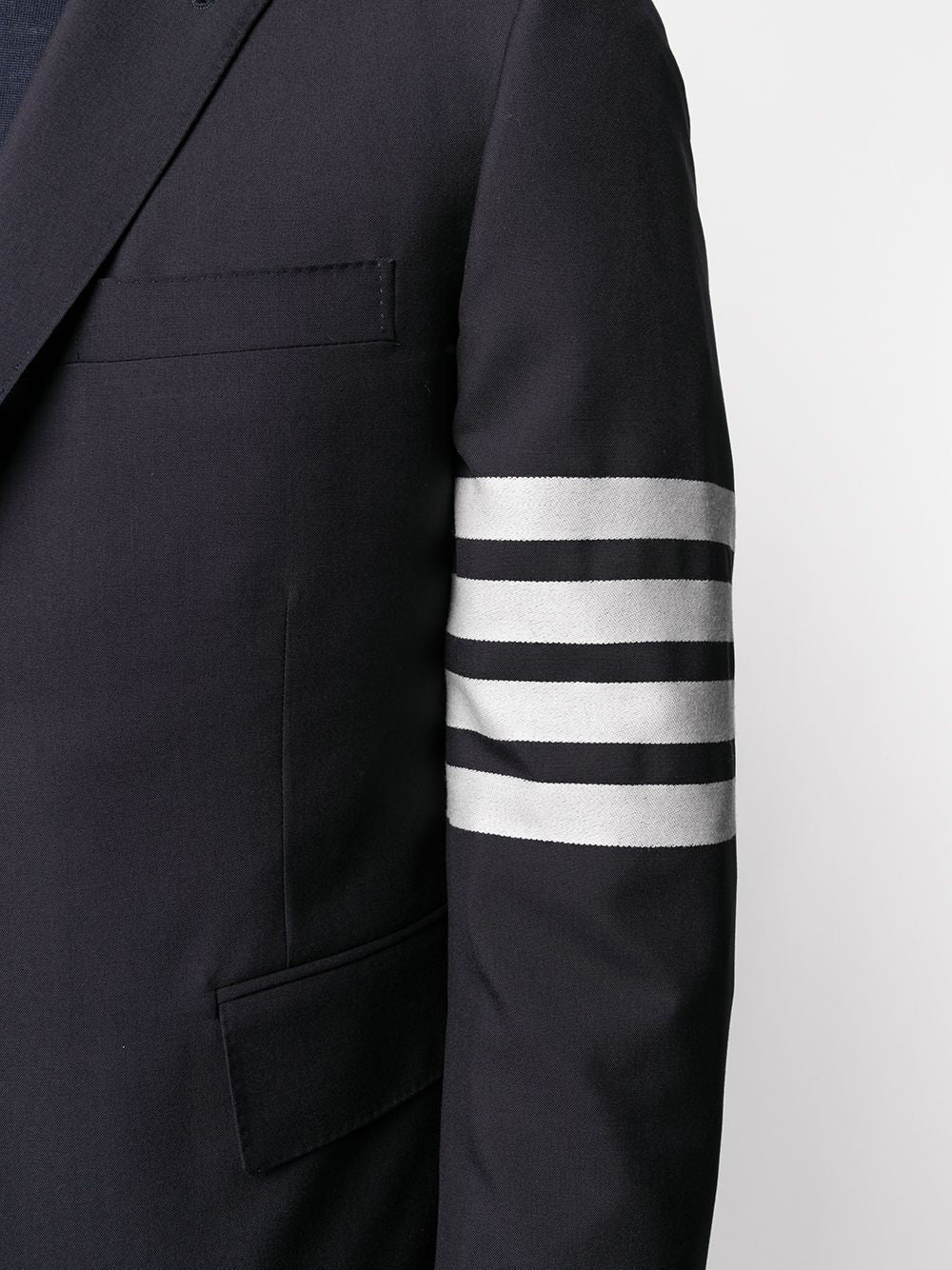 THOM BROWNE MEN CLASSIC SPORT COAT - FIT 1 - W/ 4BAR IN PLAIN WEAVE SUITING