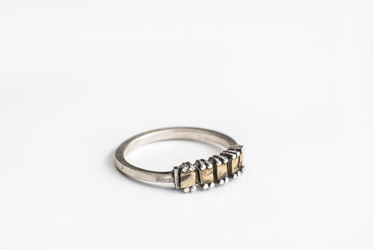 JULIA ZIMMERMANN Prong Ring With Broken Silver