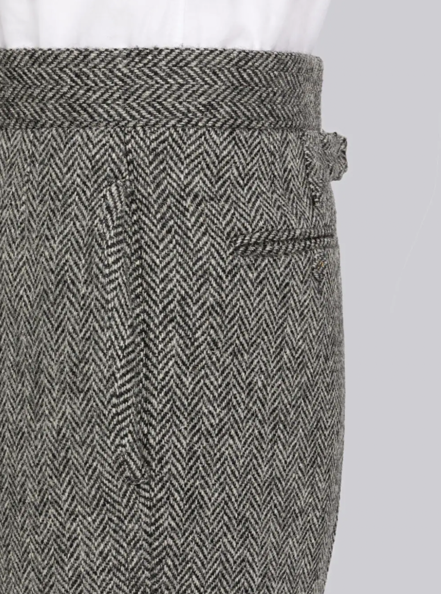 THOM BROWNE MEN FIT 1 BACKSTRAP TROUSER W/ SELF TIPPING IN HERRINGBONE HARRIS TWEED